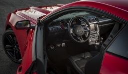 Ford triệu hồi gần 830.000 xe do lỗi chốt cửa